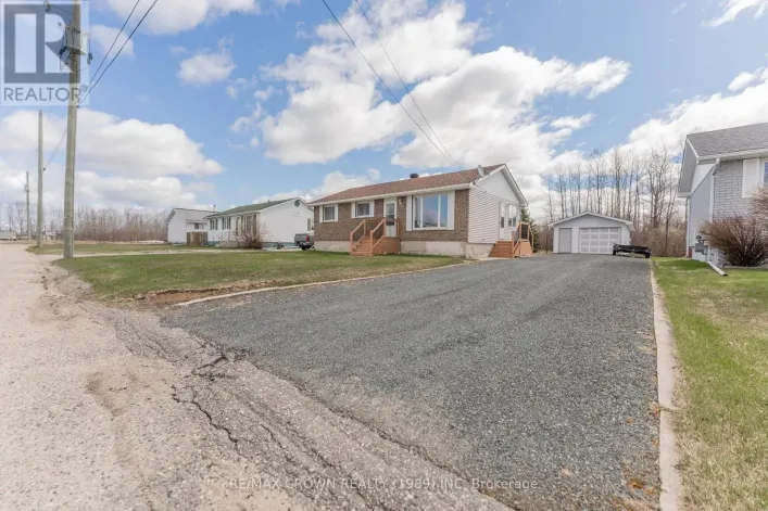 47 BRETON CRESCENT, Smooth Rock Falls