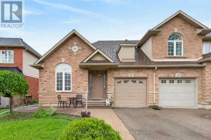 Row / Townhouse for sale: 47 HANNON CRESCENT, Hamilton