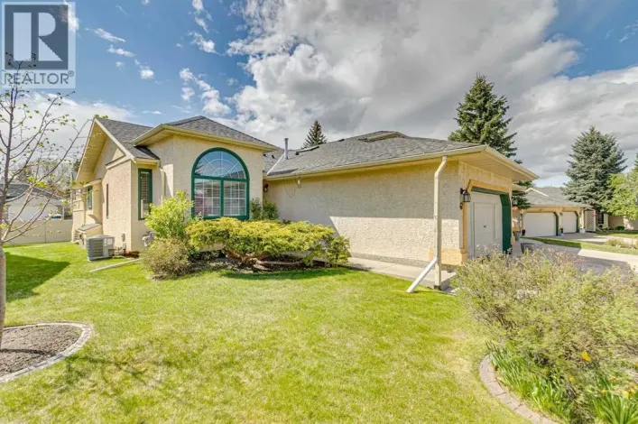 47 Sunlake Close SE, Calgary