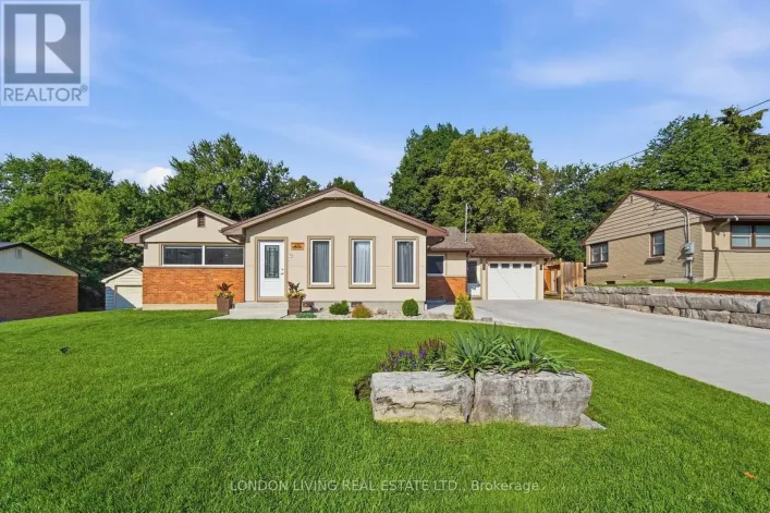 470 COOMBS AVENUE, London North