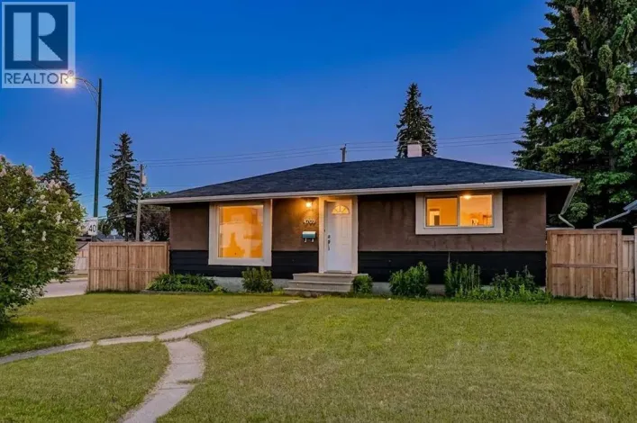 4703 Waverley Drive SW, Calgary