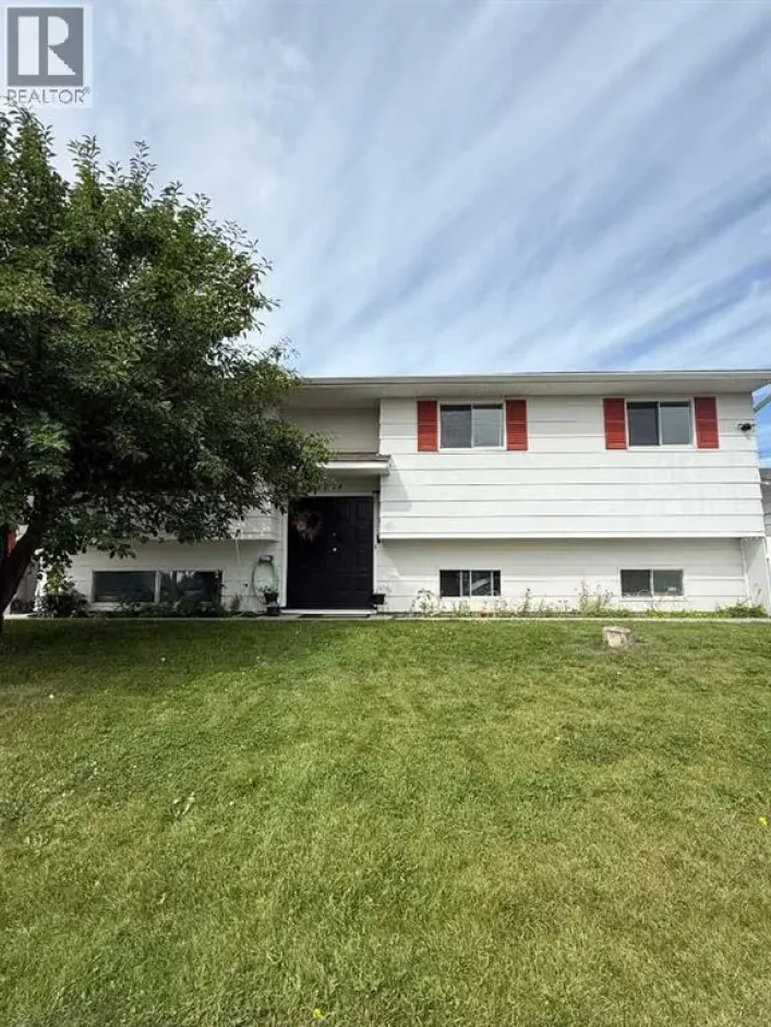 4704 57 Ave, Whitecourt