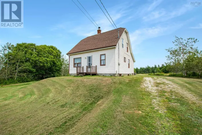 4704 Highway 1, Salmon River