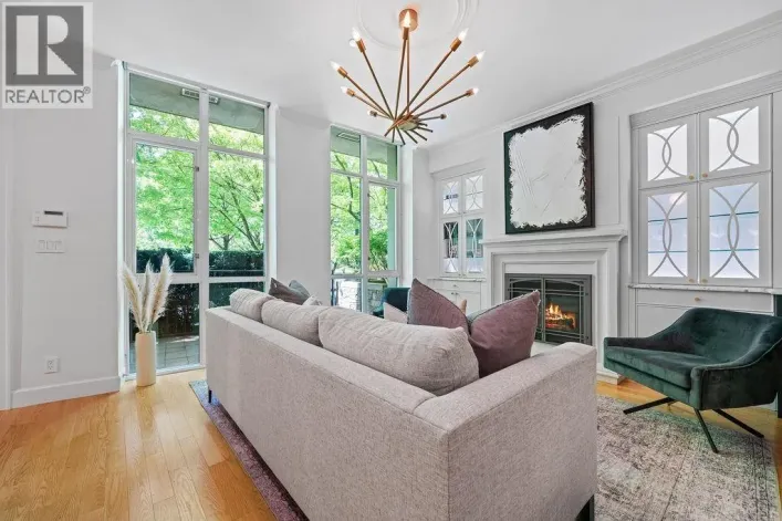 471 BEACH CRESCENT, Vancouver