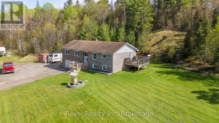 471 LINDQUIST LINE, Powassan