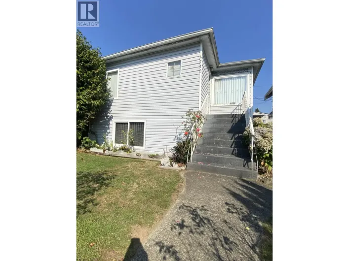 4712 VICTORIA DRIVE, Vancouver
