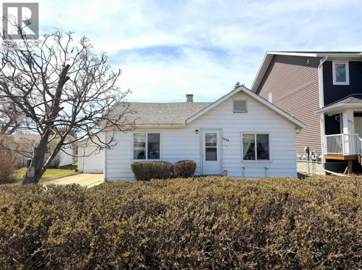 4717 49a Avenue, Lacombe