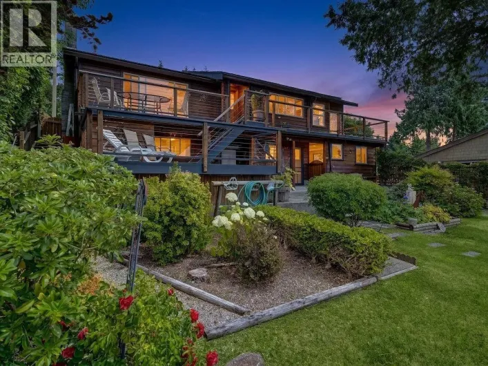 4717 LAUREL AVENUE, Sechelt