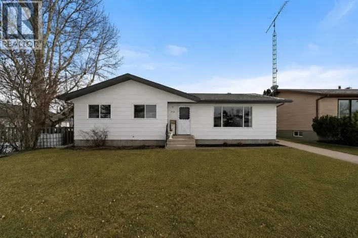 4723 52 Street, Lougheed