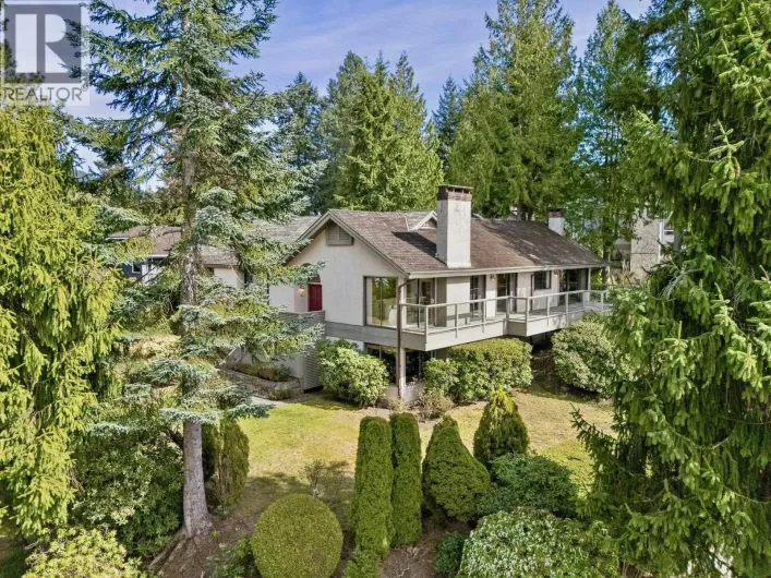 4724 WOODBURN COURT, West Vancouver