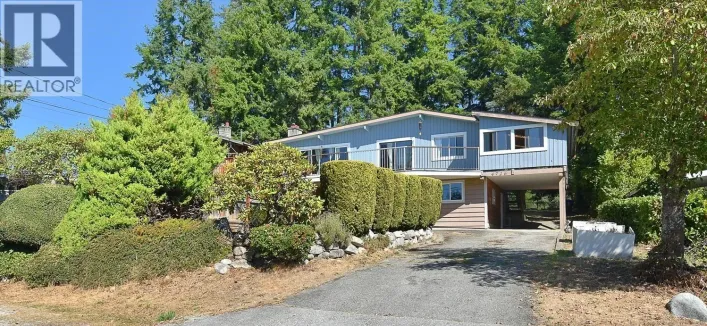 4726 LAUREL AVENUE, Sechelt