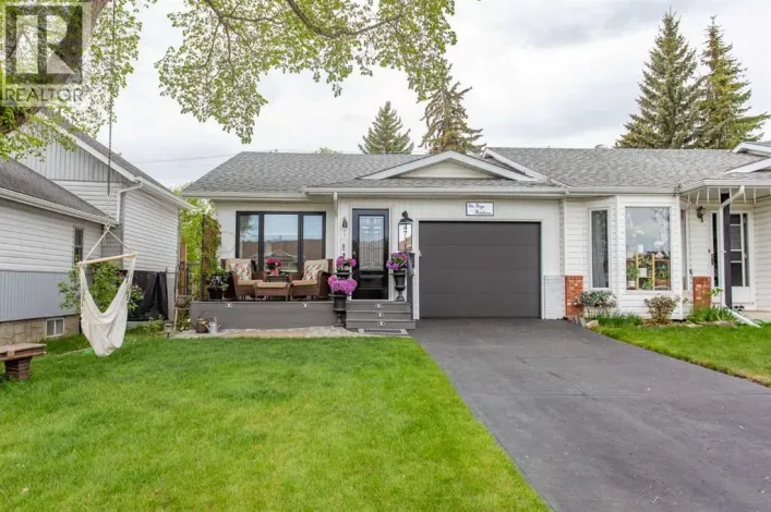 4731 49A Avenue, Lacombe