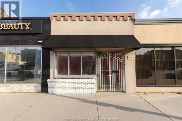 4746 WYANDOTTE STREET East, Windsor