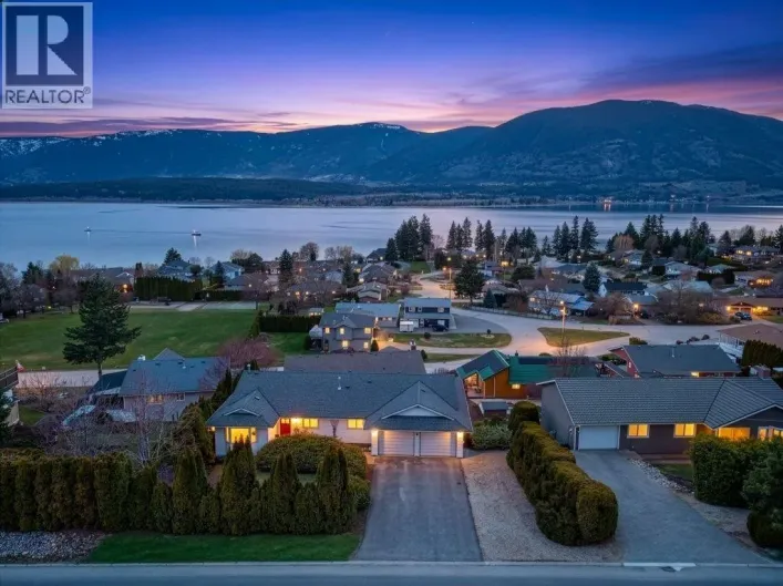 4751 Lakeshore Road NE, Salmon Arm