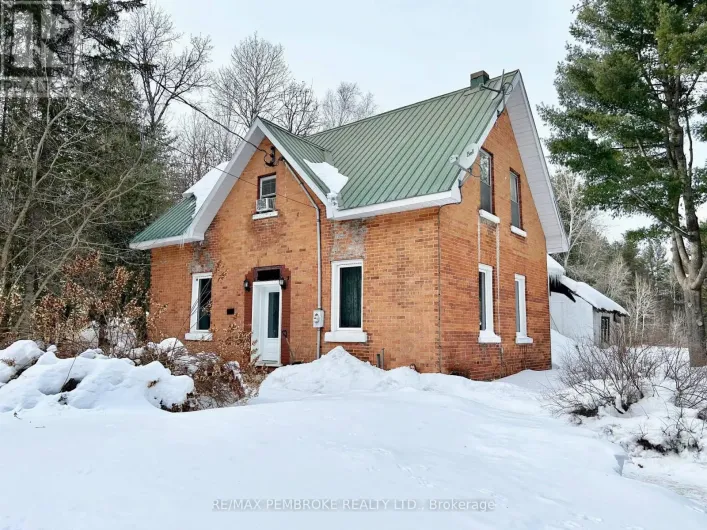 476 AIRPORT ROAD, Petawawa