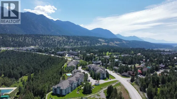 4765 FORSTERS LANDING Road Unit# 204, Radium Hot Springs