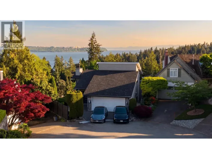4778 MEADFEILD COURT, West Vancouver