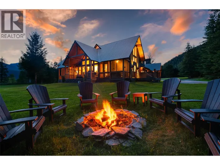 4785 Airport Way, Revelstoke