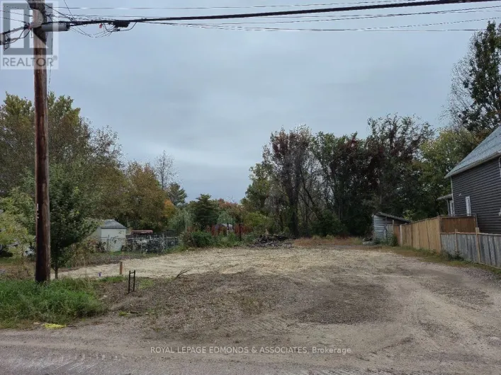 479 MOFFAT STREET, Pembroke