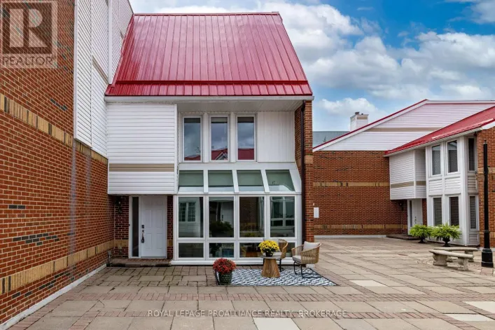 48 - 1 PLACE D'ARMES, Kingston