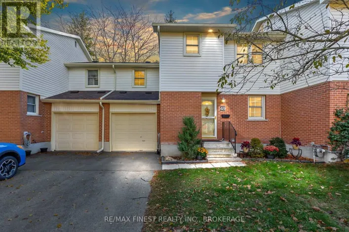 48 - 19 MACPHERSON AVENUE, Kingston