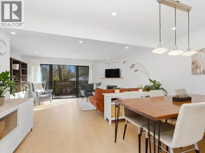 48 1910 CEDAR VILLAGE CRESCENT, North Vancouver