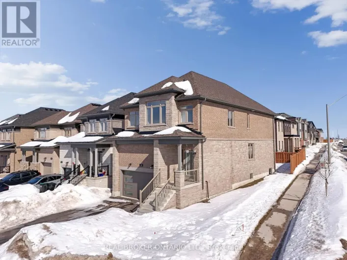 48 BARNYARD TRAIL, Barrie
