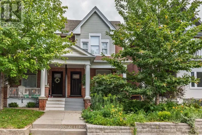House for sale: 48 BLOOMFIELD AVENUE, Toronto