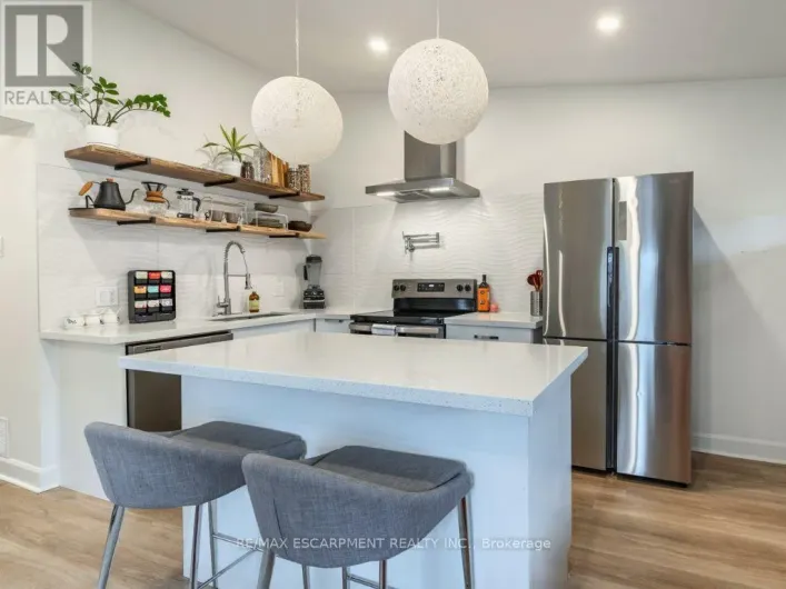 48 FREDERICK AVENUE, Hamilton