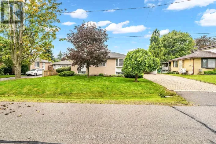 48 GARSIDE AVENUE, Whitby