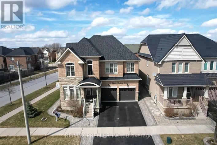 48 HERON HOLLOW AVENUE, Richmond Hill