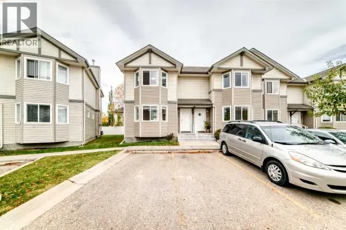 48 Royal Birch Villas NW, Calgary