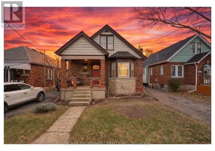 48 WEIR STREET N, Hamilton