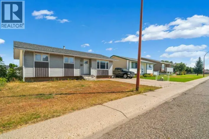 480 Hilton Crescent  NE, Medicine Hat