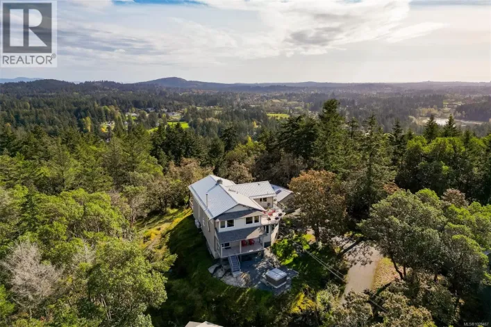 4801 Excelsior Rd, Saanich