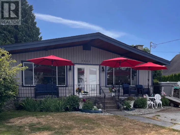 4808 SUNSHINE COAST HIGHWAY, Sechelt