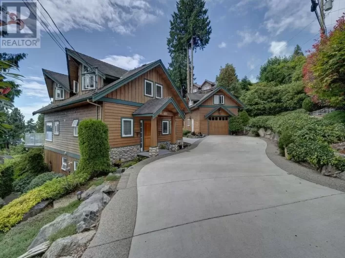 481 CENTRAL AVENUE, Gibsons