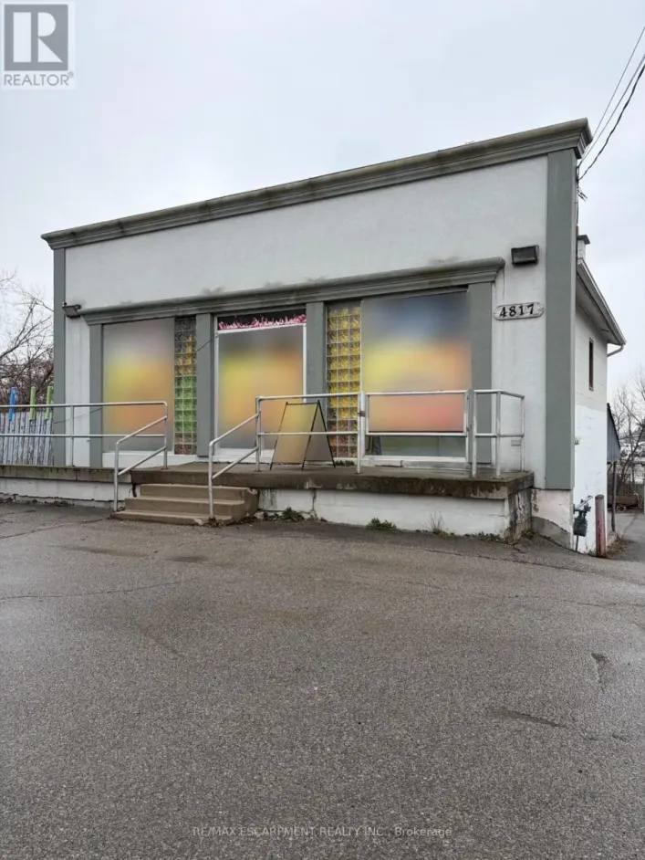 4817 KING STREET, Lincoln