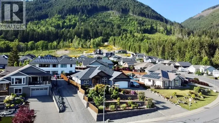 482 Mountain View Dr, Lake Cowichan