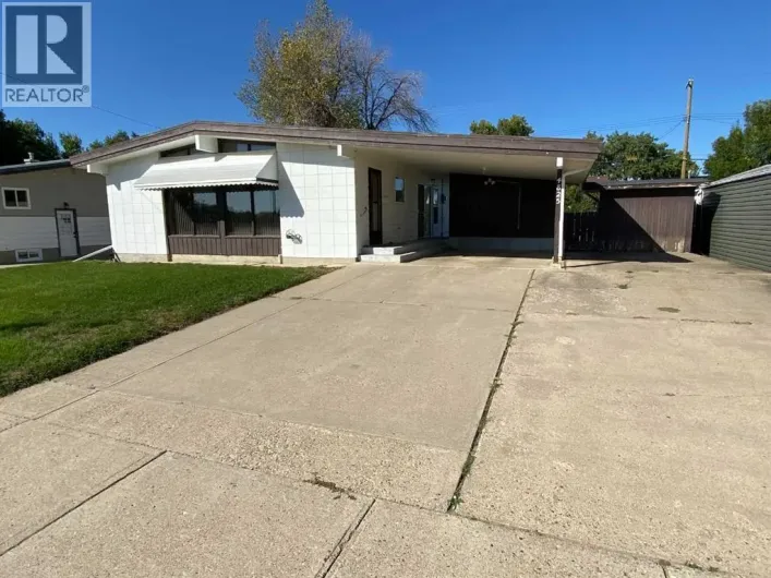 4825 56 Avenue N, Taber