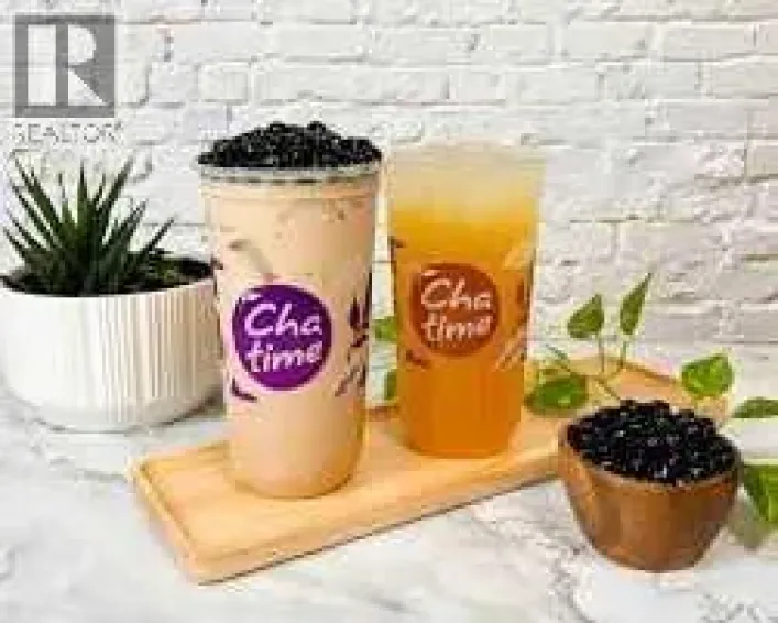 4825 Mt Royal Gate SW, Calgary