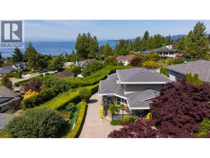 4827 BLUEGROUSE DRIVE, Sechelt