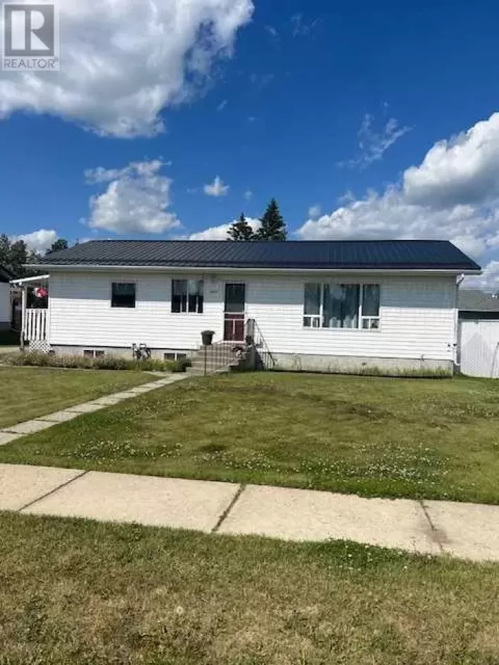 4828 53 Avenue, Whitecourt
