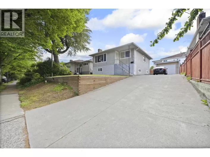 4835 CHATHAM STREET, Vancouver