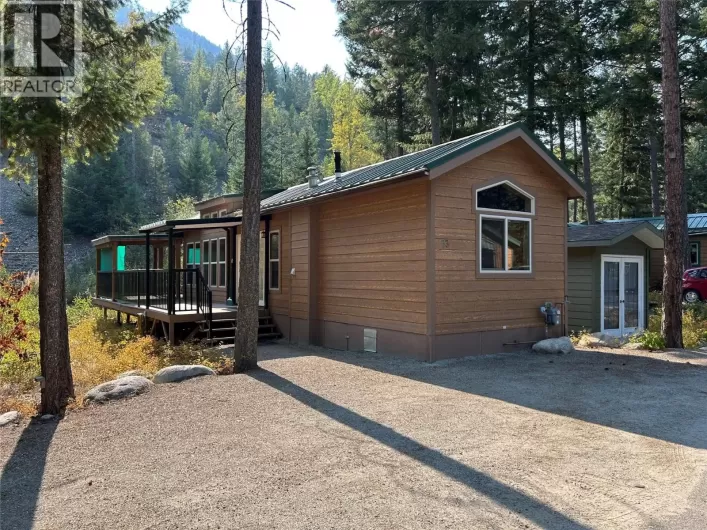 4835 Paradise Valley Drive Unit# 33, Peachland