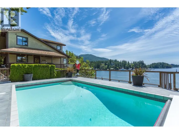 4836 SINCLAIR BAY ROAD, Pender Harbour