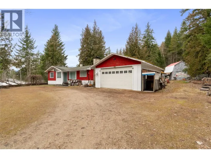 4841 5 Avenue SW, Salmon Arm