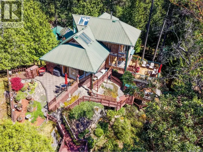 486 Bluff Way, Mayne Island
