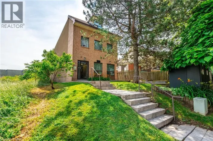 4872 VALLEY Way Unit# 101, Niagara Falls