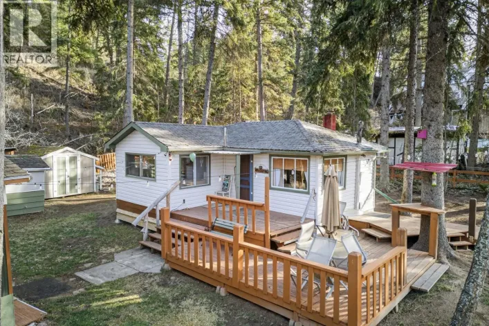 4878 Ogilvey Avenue, Fairmont Hot Springs